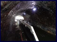 Worcester and Birmingham Canal 30  - narrow dripping part